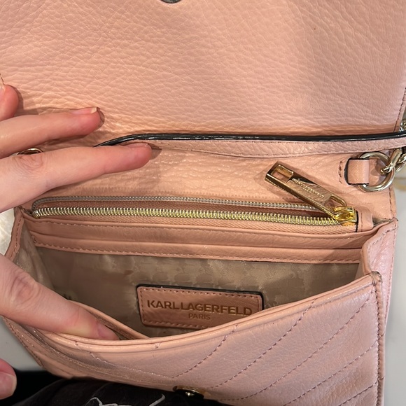 the bag Karl Lagerfeld is light pink - Picture 5 of 17